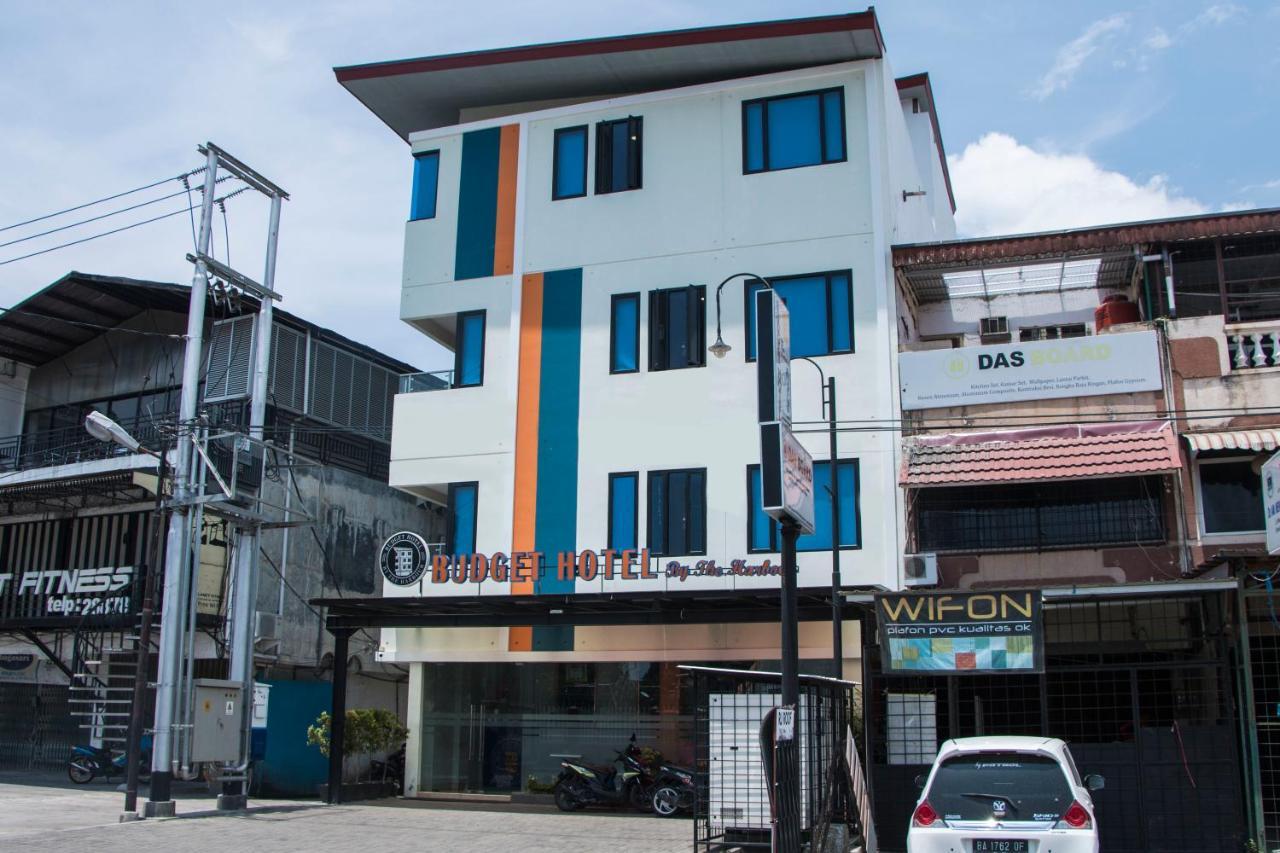 Oyo 592 Budget Hotel By The Harbour ปาดัง ภายนอก รูปภาพ