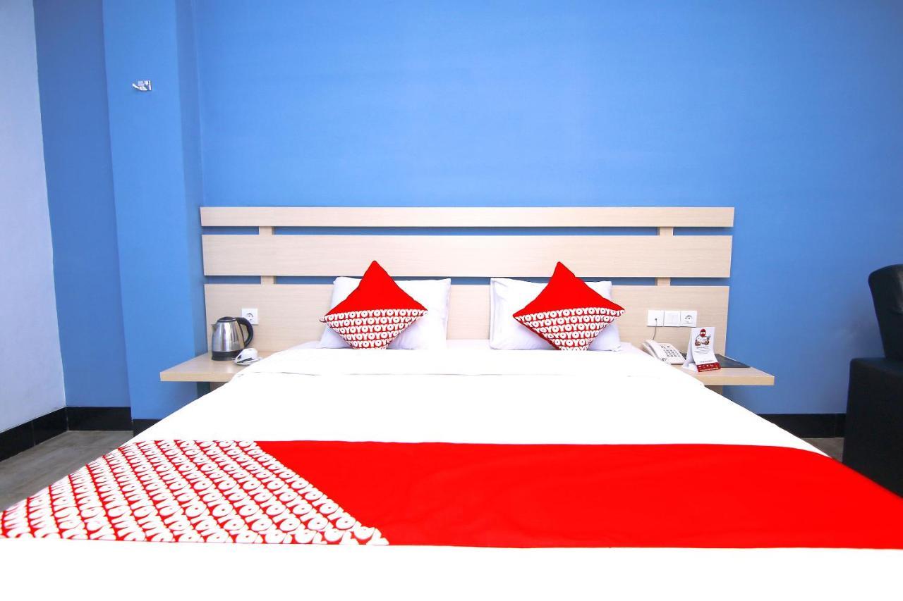 Oyo 592 Budget Hotel By The Harbour ปาดัง ภายนอก รูปภาพ